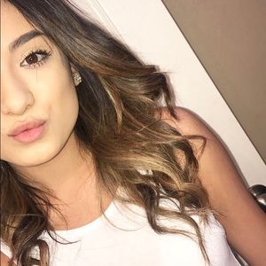 Meet your Posher, Selena